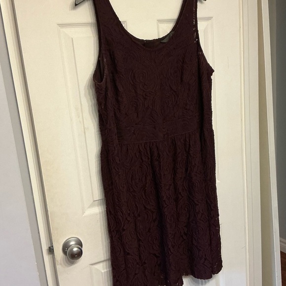 Elegant Lace Sleeveless Dress - Burgundy/Dark purple plus size - Picture 2 of 12